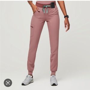 FIGS mineral mauve Zamora jogger scrub pants in XS TALL